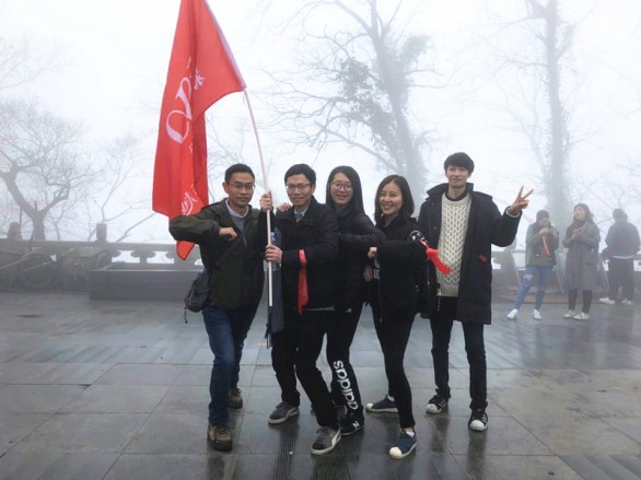 1515046470969697.jpg 爬山小分隊_副本.jpg